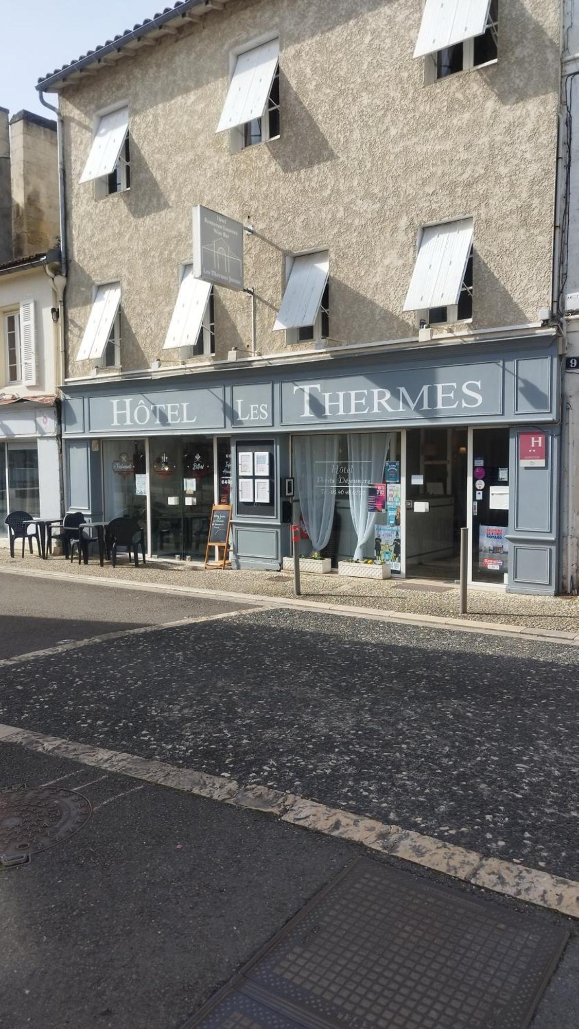 Hotel Les Thermes Jonzac Exterior foto